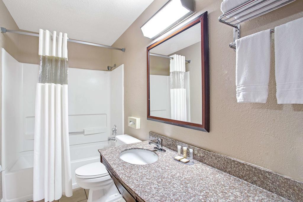 Ramada By Wyndham Murfreesboro Eksteriør bilde